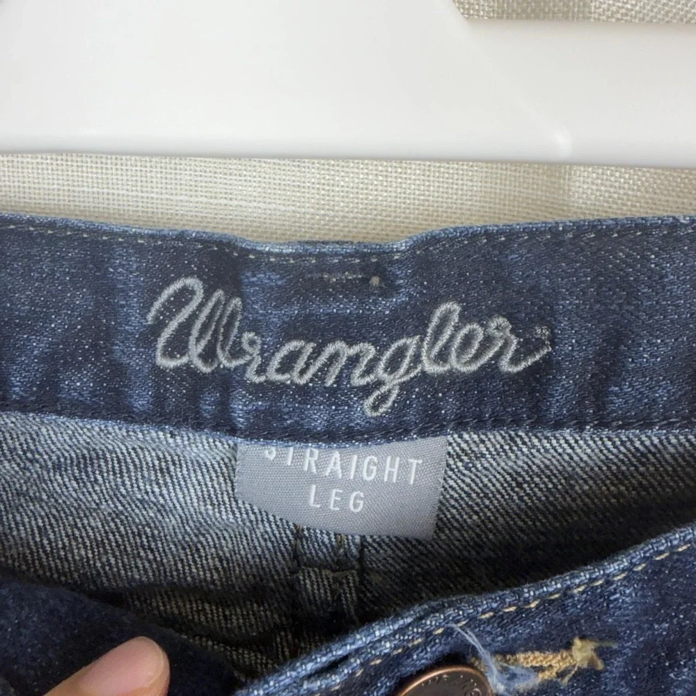Wrangler Jeans Mens 38x34 Blue Medium Wash Regular Fit Straight Denim WRT30DN
